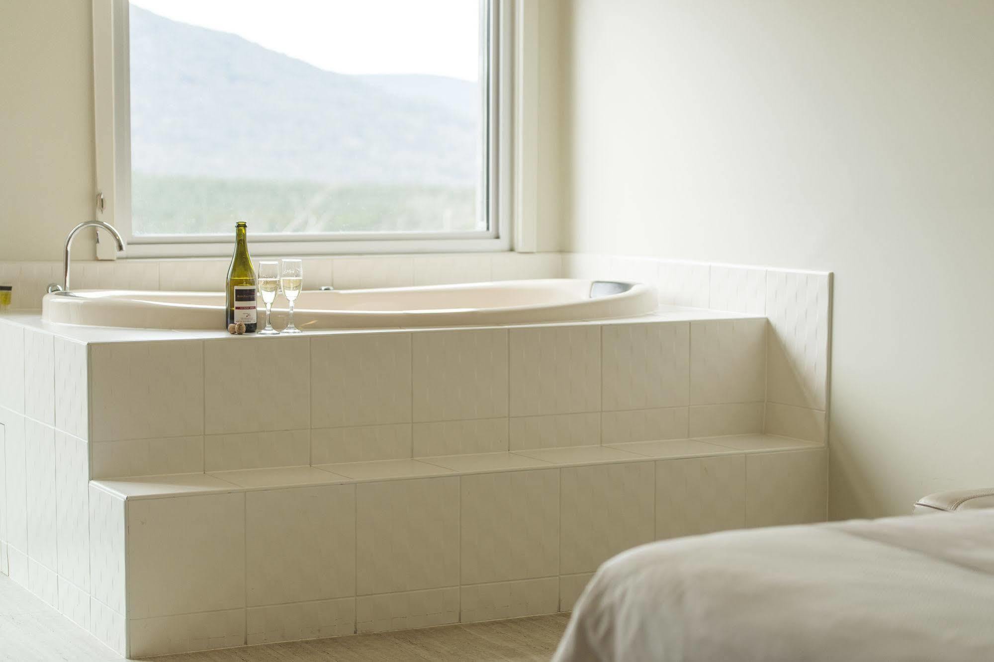Macedon Ranges Hotel & Spa Bagian luar foto